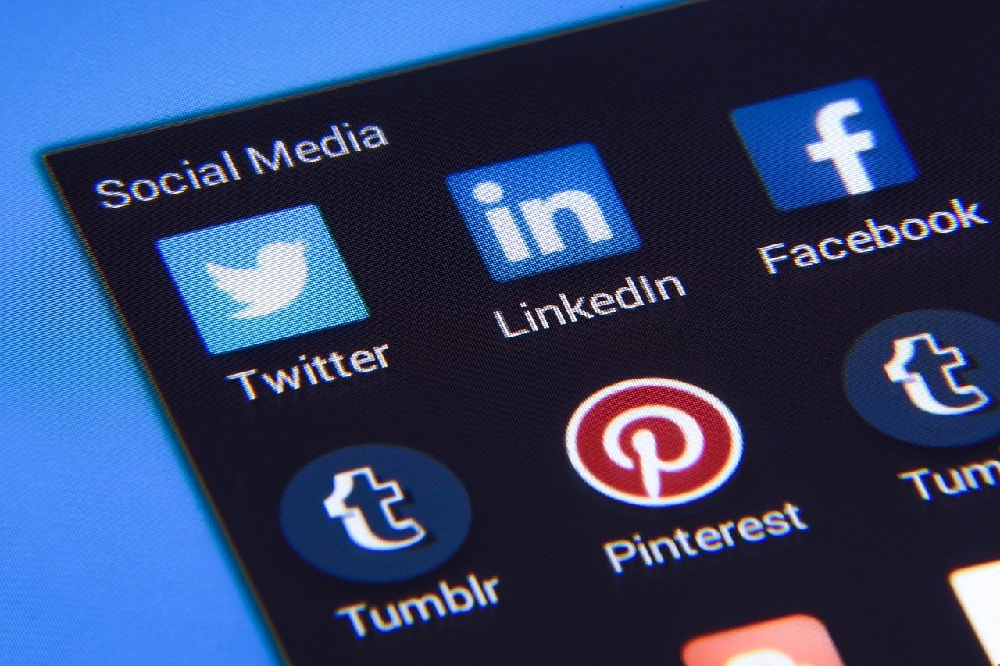 Jak bezpiecznie korzystać z mediów społecznościowych?